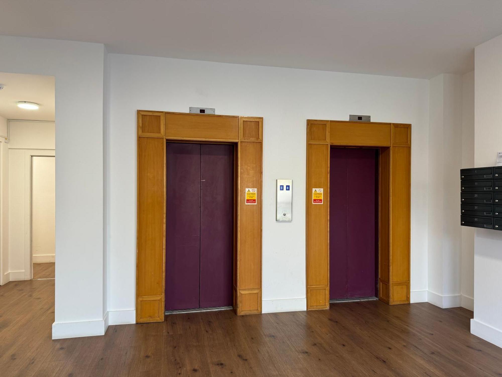 Elegant One Bedroom Apartment Swindon Eksteriør billede