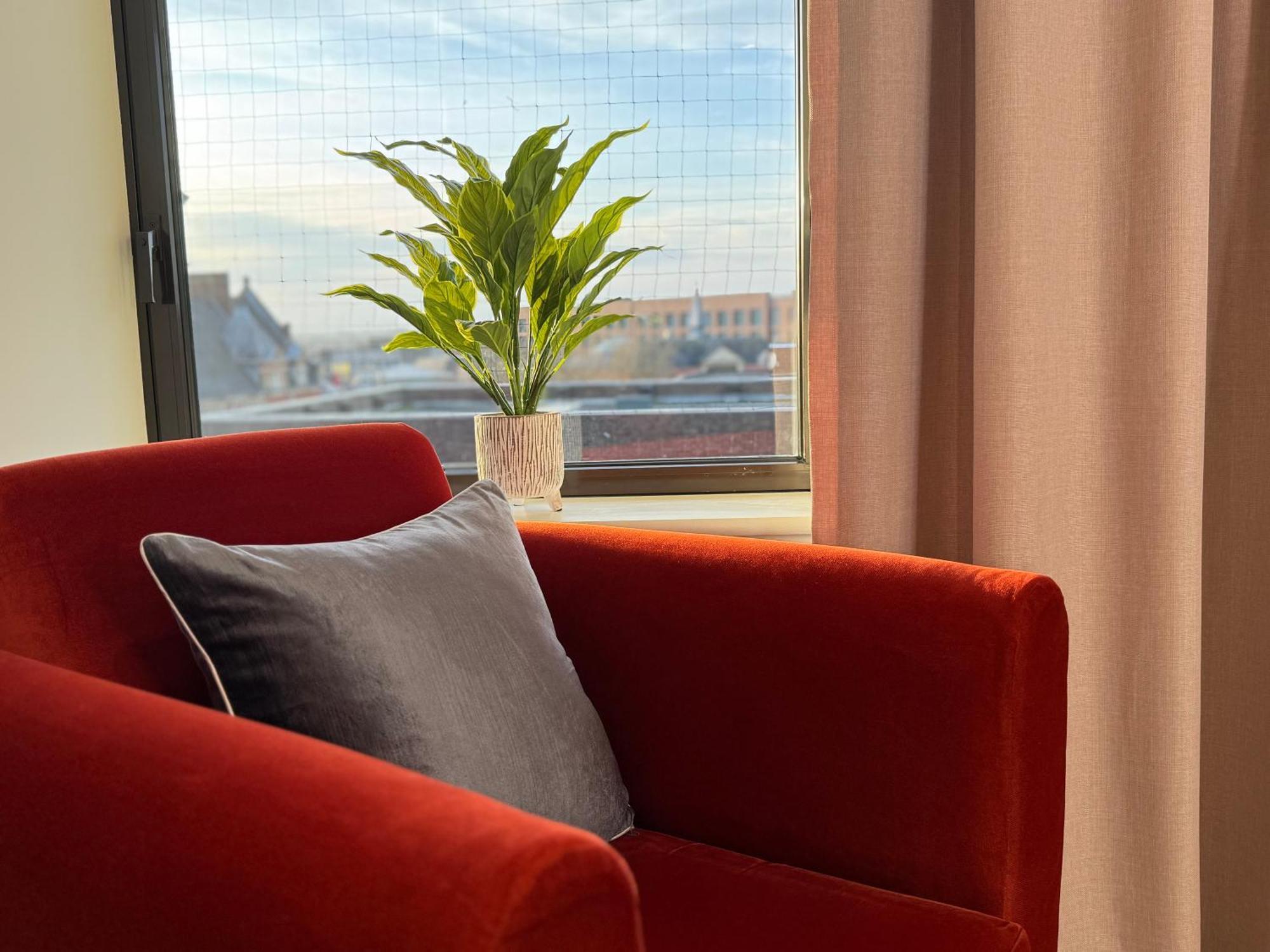 Elegant One Bedroom Apartment Swindon Eksteriør billede