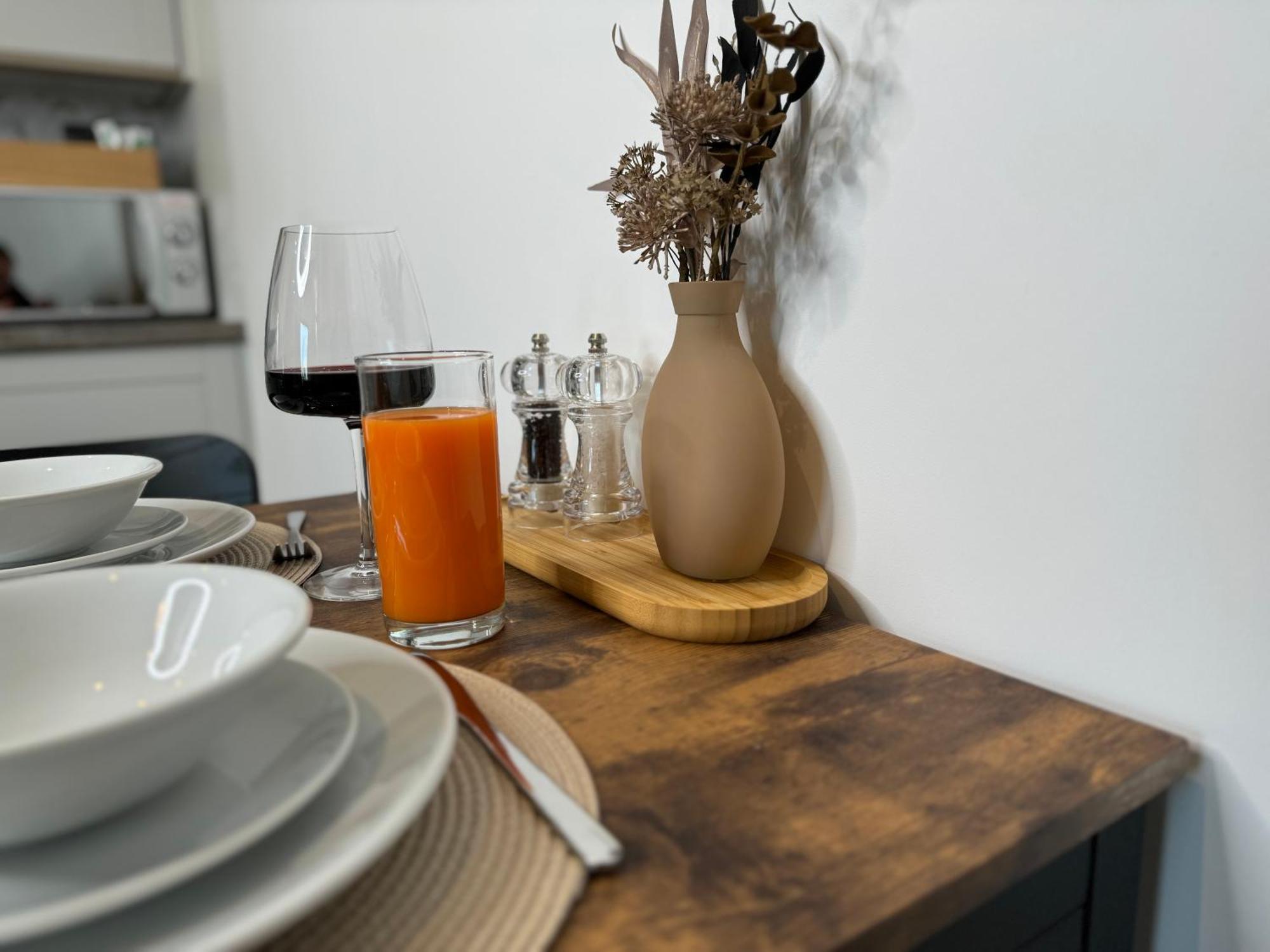 Elegant One Bedroom Apartment Swindon Eksteriør billede