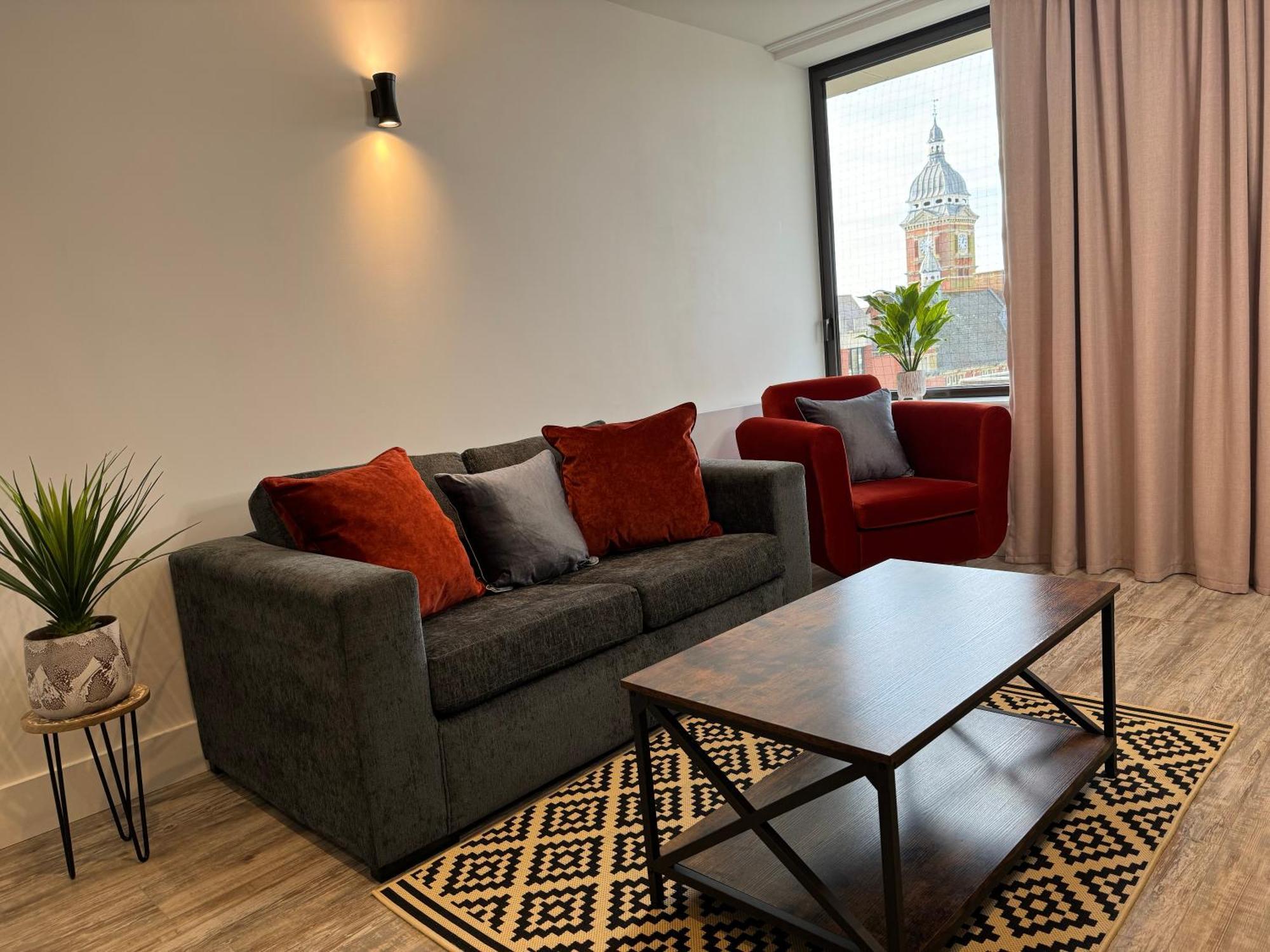 Elegant One Bedroom Apartment Swindon Eksteriør billede